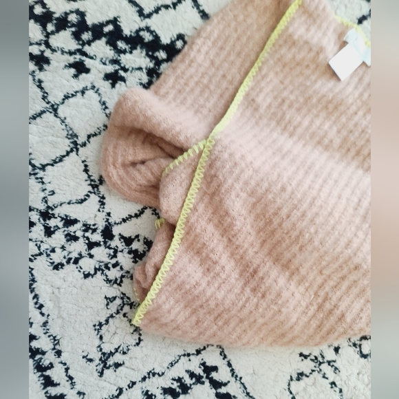 Anthropologie Boucle Scarf - Picture 6 of 7